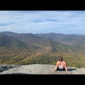 Meet your Posher, Abigail